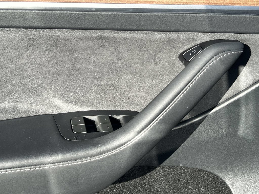 Used 2024 Tesla Model Y Performance AWD/4WD image 22