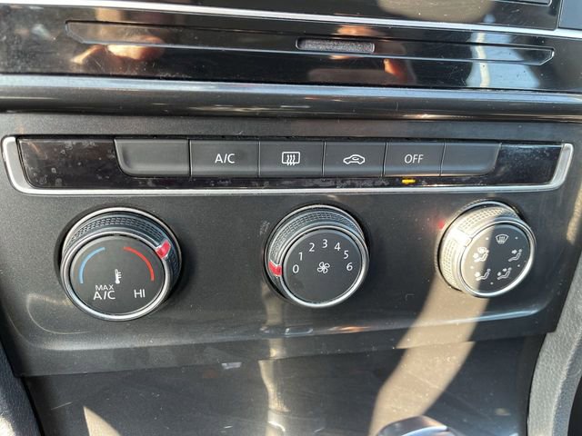 Used 2019 Volkswagen Golf S image 18