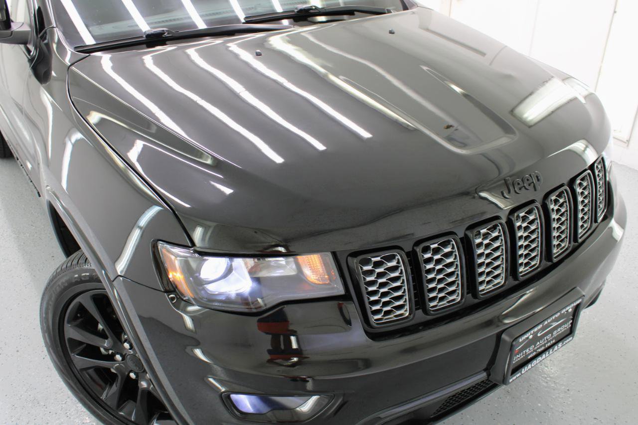 Used 2019 Jeep Grand Cherokee Altitude AWD/4WD image 18