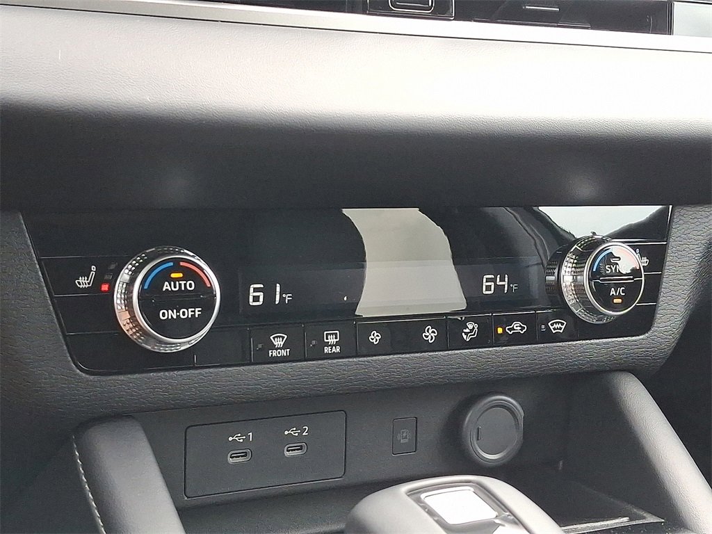 New 2025 Mitsubishi Outlander SE image 8