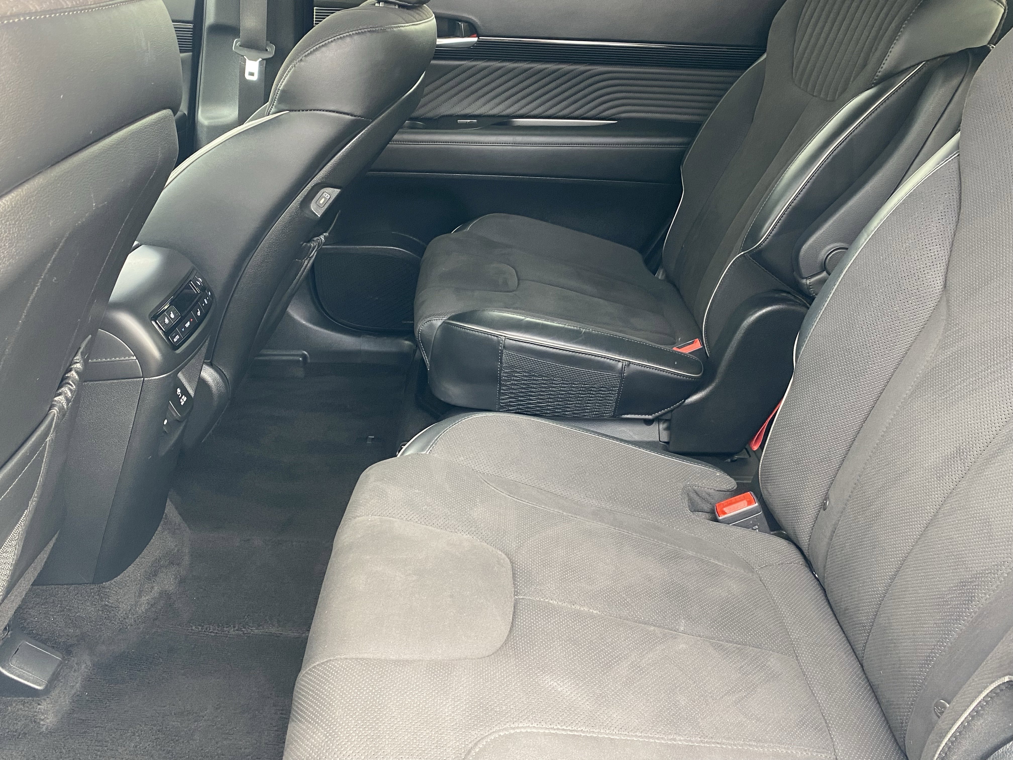 Used 2024 Hyundai Palisade Calligraphy image 15