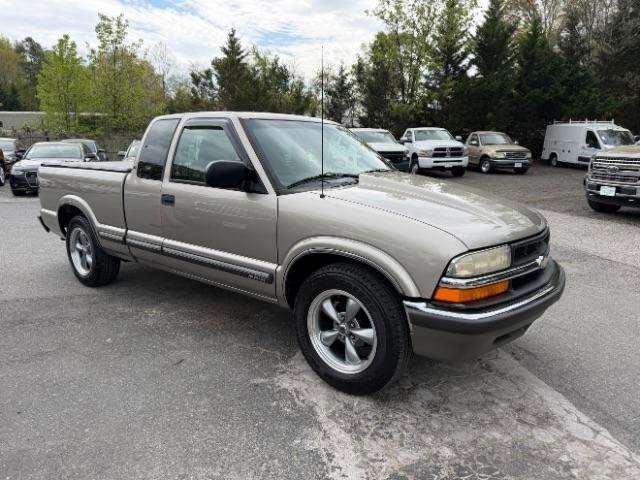 Used 2000 Chevrolet S10 Pickup LS w/ Preferred Equipment Group RWD image 9