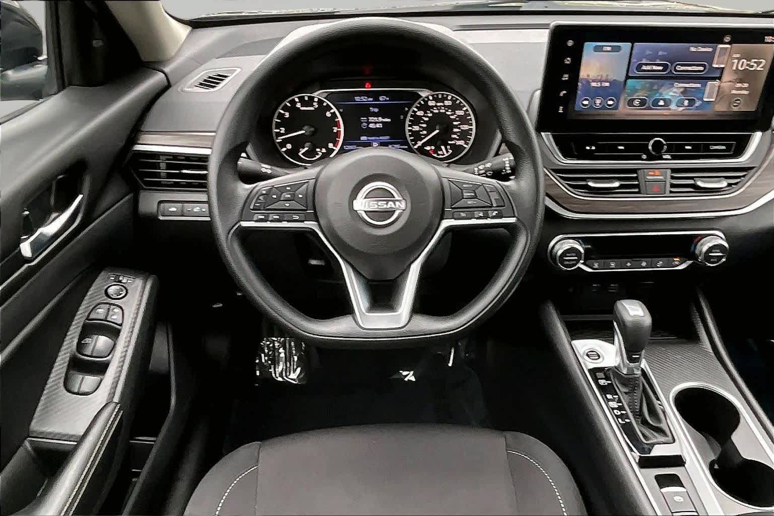 Used 2025 Nissan Altima 2.5 SV w/ SV Special Edition Package AWD/4WD image 6