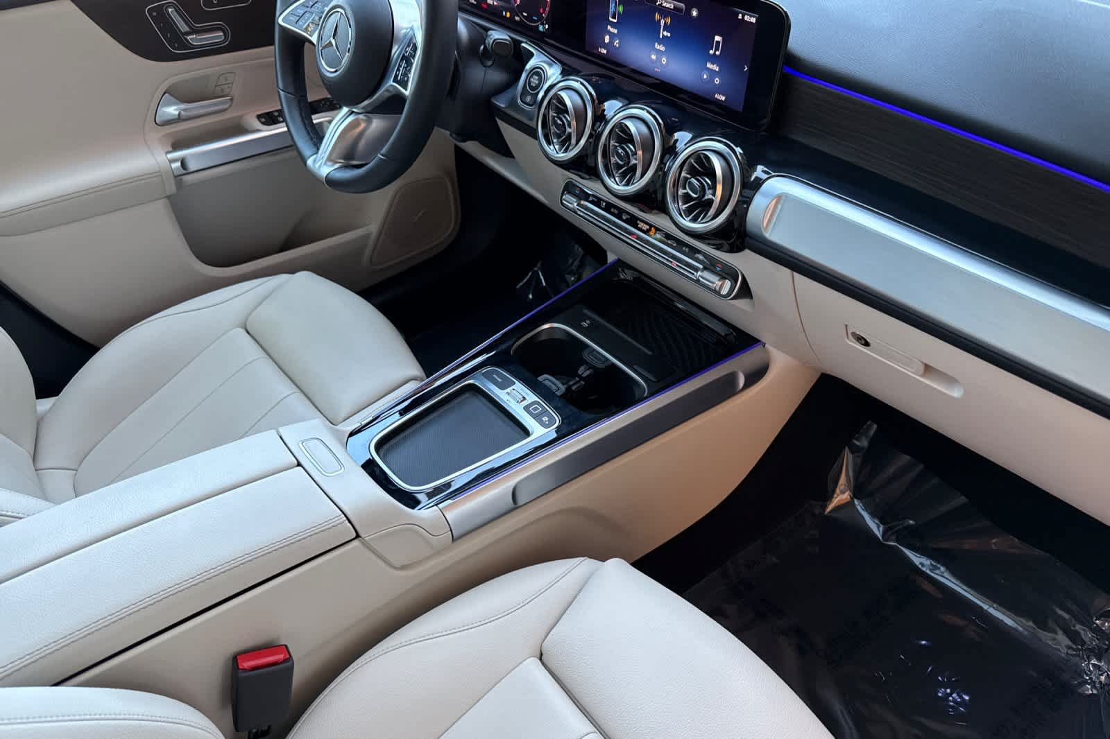 Certified 2025 Mercedes-Benz GLB 250 4MATIC image 15