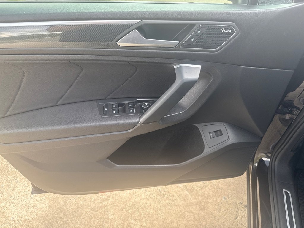 Used 2019 Volkswagen Tiguan SEL Premium image 33