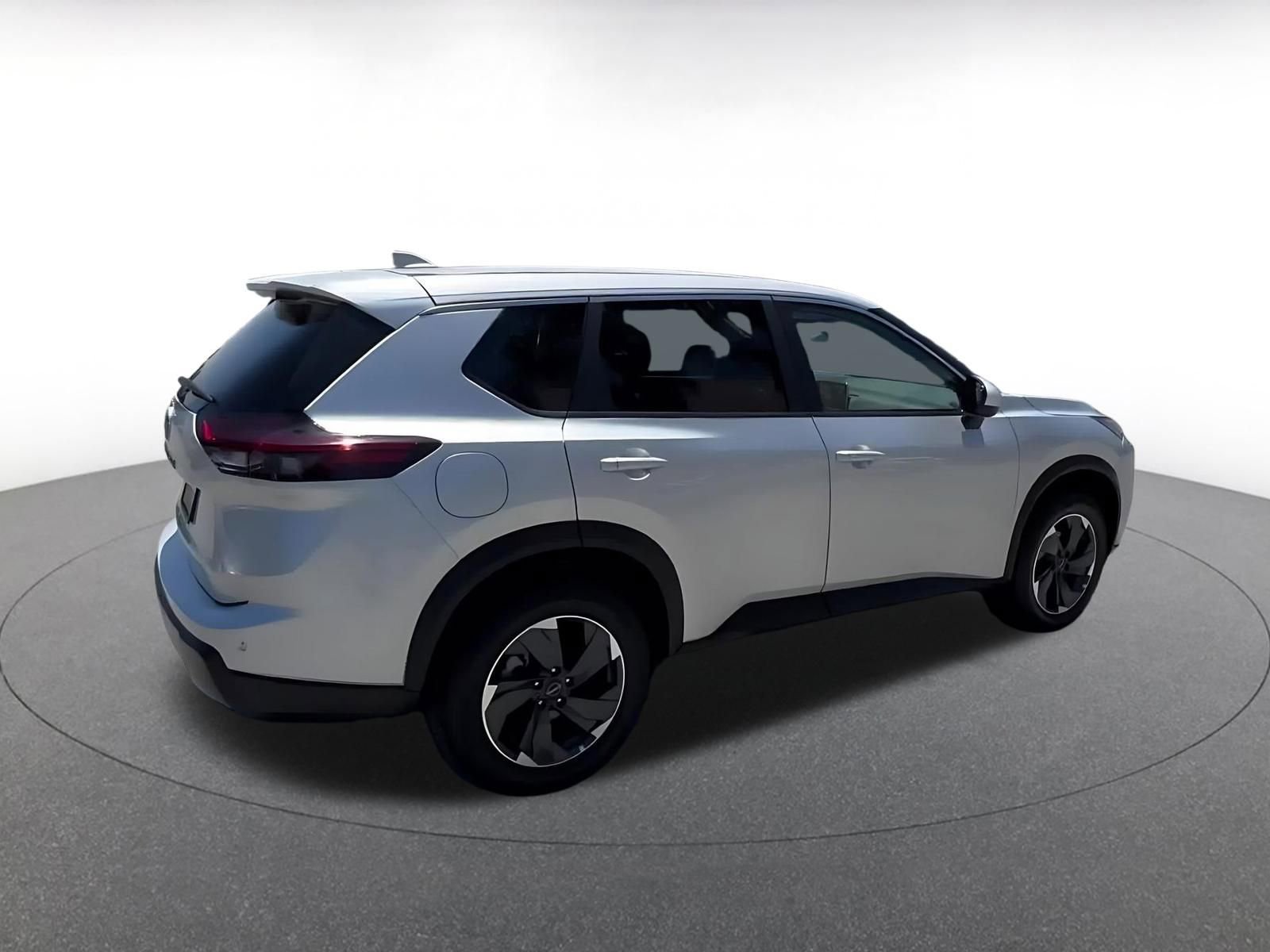 Used 2025 Nissan Rogue SV FWD image 14
