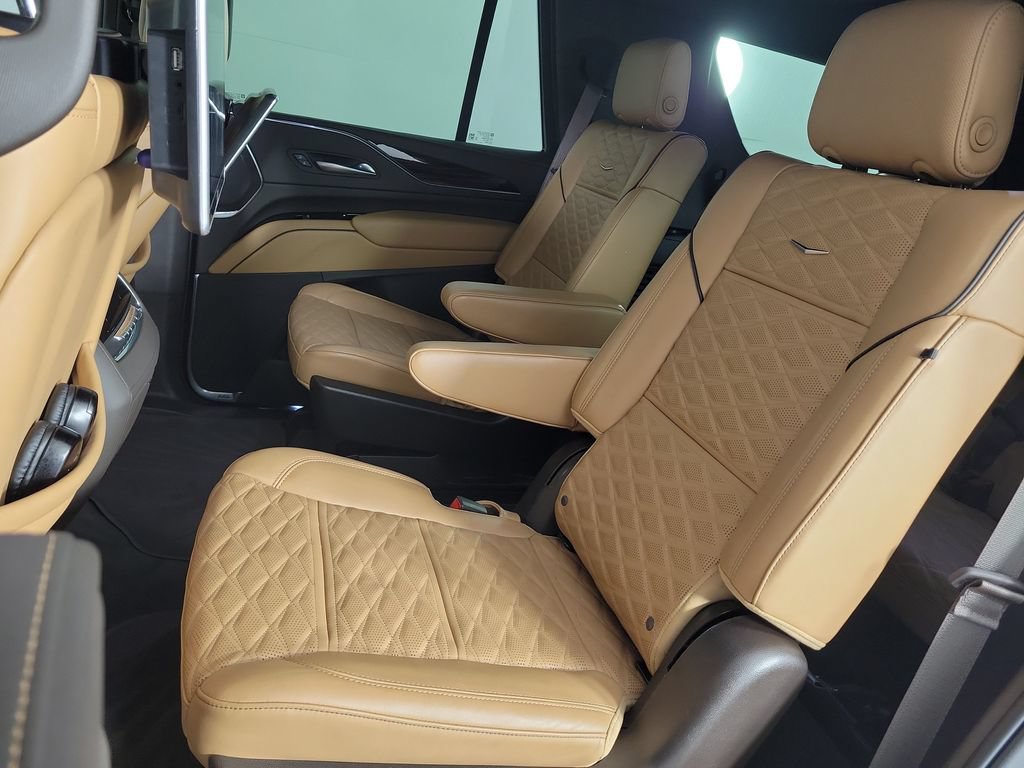 Certified 2023 Cadillac Escalade Premium Luxury w/ LPO, Radiant Package AWD/4WD image 12