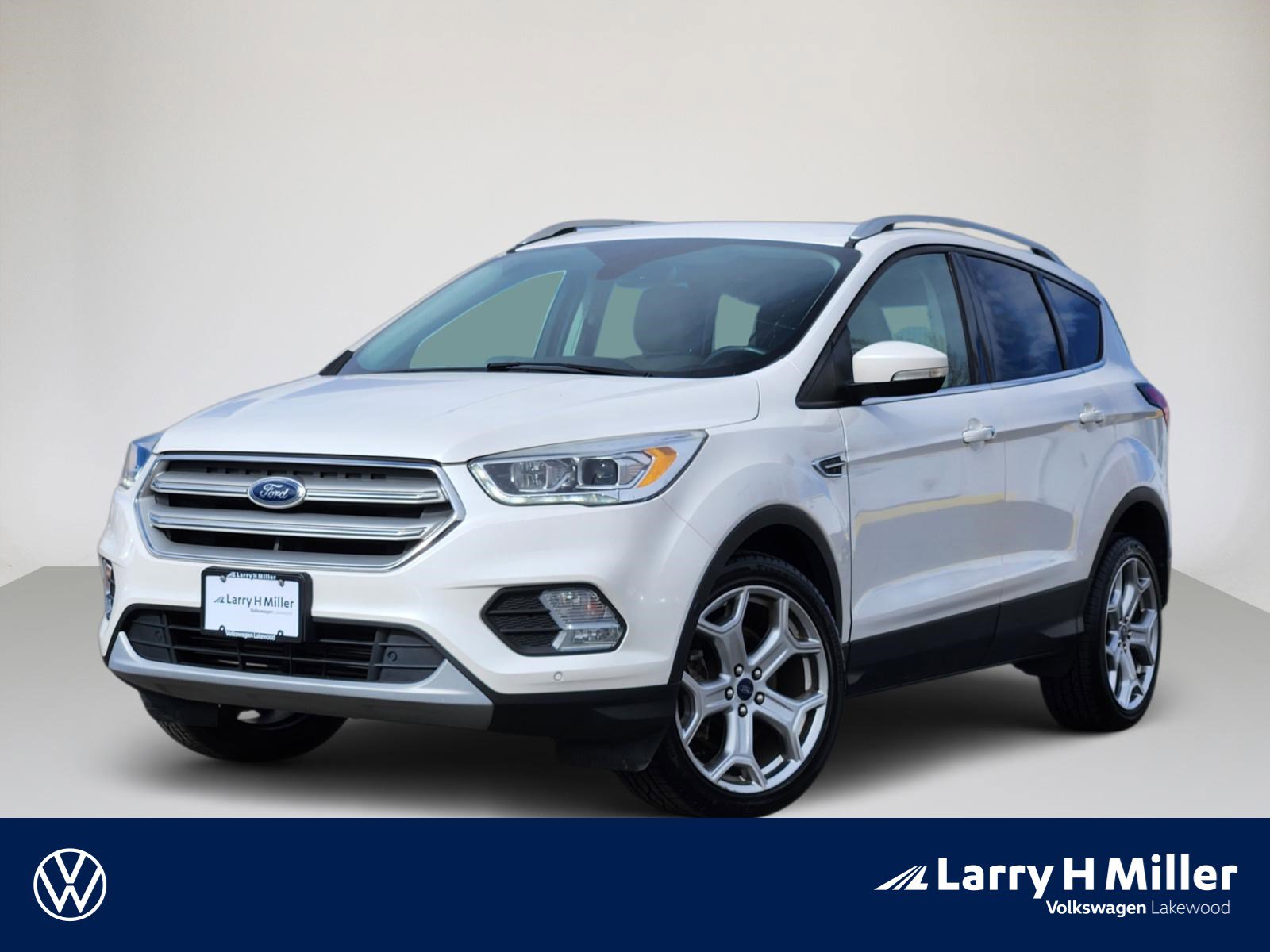 Used 2019 Ford Escape Titanium image 1