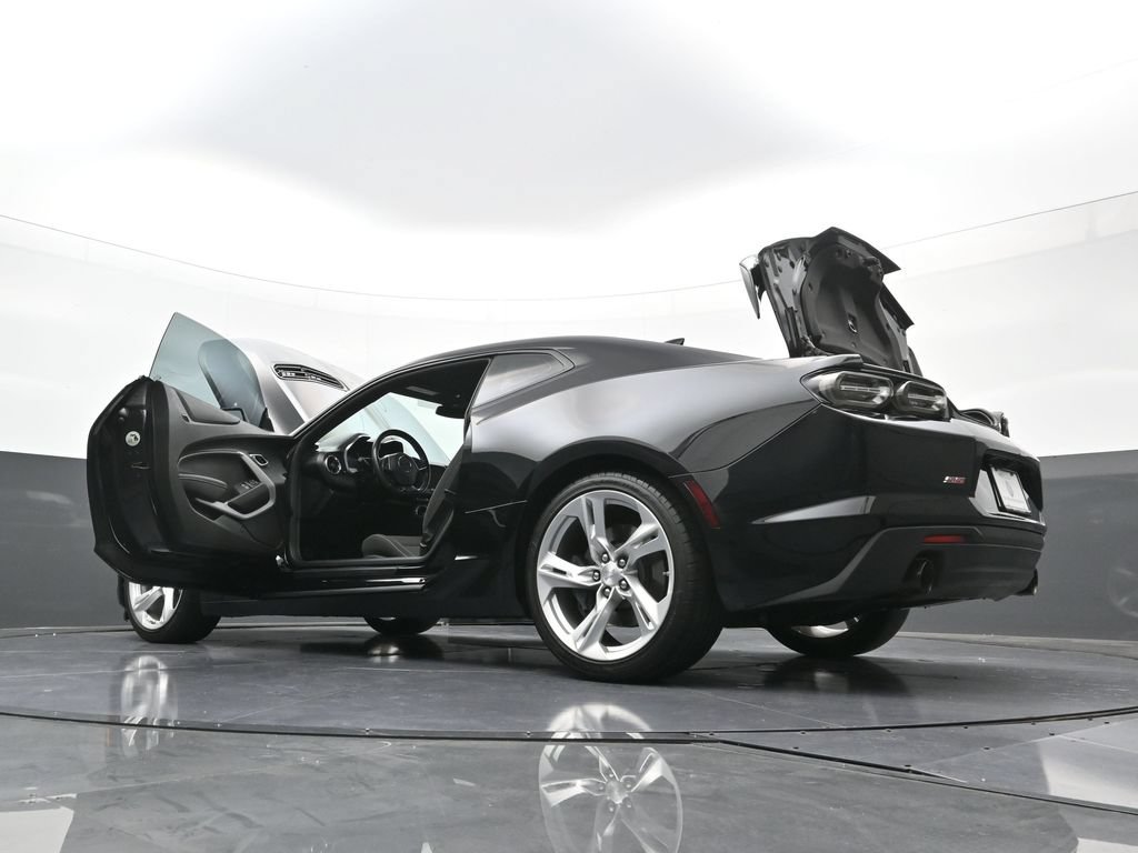 Used 2019 Chevrolet Camaro SS RWD image 39