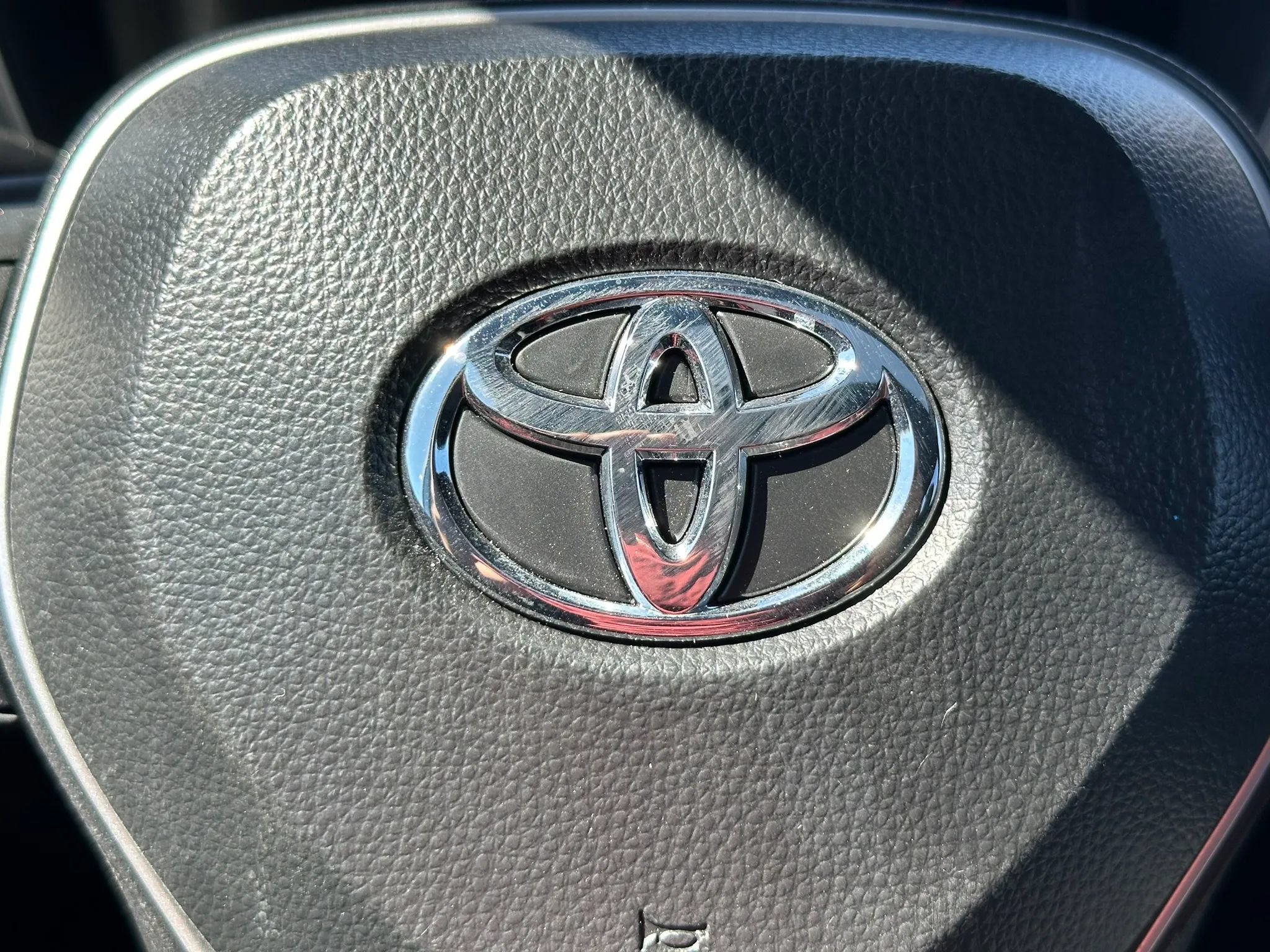 Used 2025 Toyota Corolla Cross AWD Hybrid w/ Convenience Package image 31