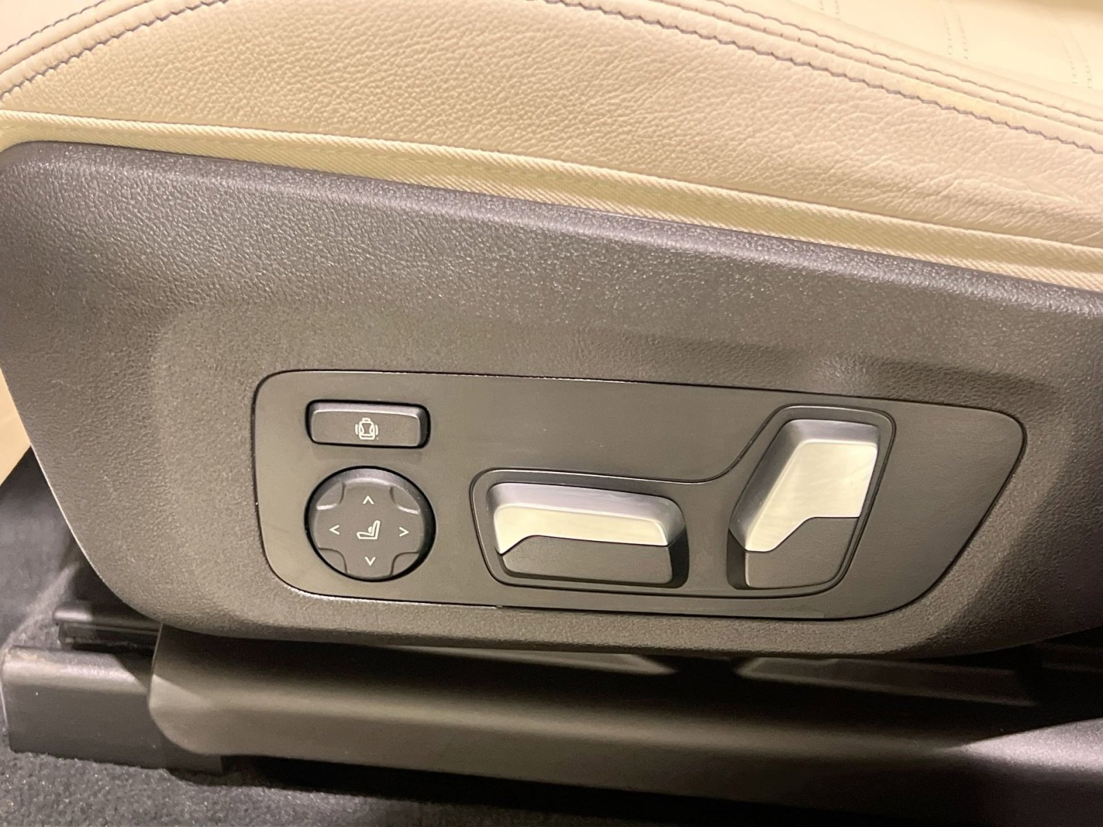 Used 2023 BMW X3 xDrive30i w/ M Sport Package image 29