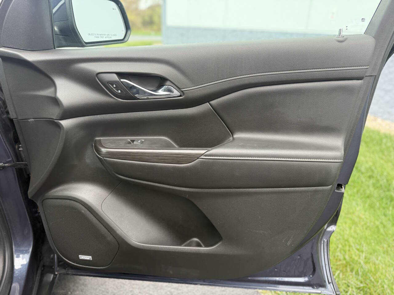 Used 2019 GMC Acadia SLT w/ LPO, Floor Liner Package image 23