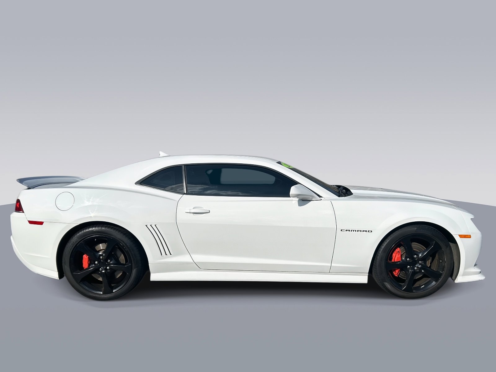 Used 2015 Chevrolet Camaro SS image 2