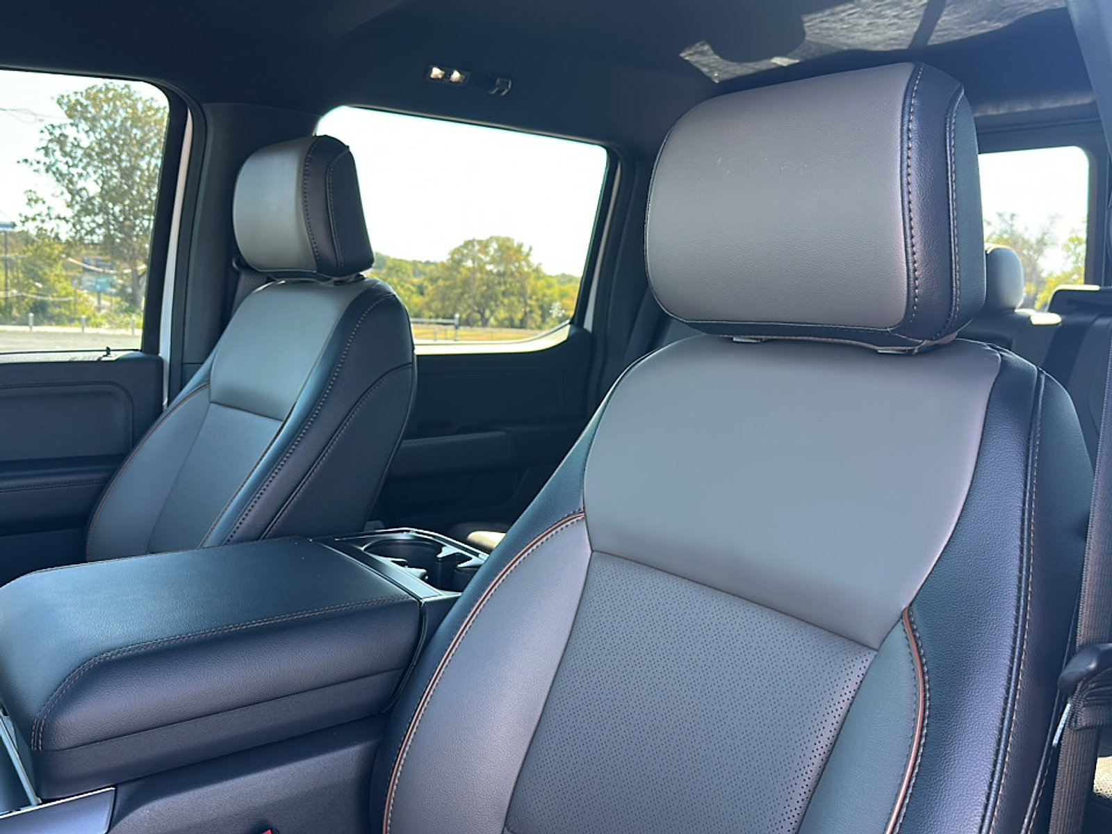 Used 2025 Ford F150 Lariat w/ Equipment Group 501A Mid image 14