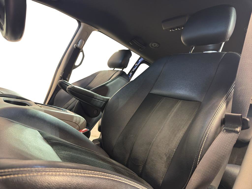 Used 2017 Dodge Grand Caravan SXT FWD image 14