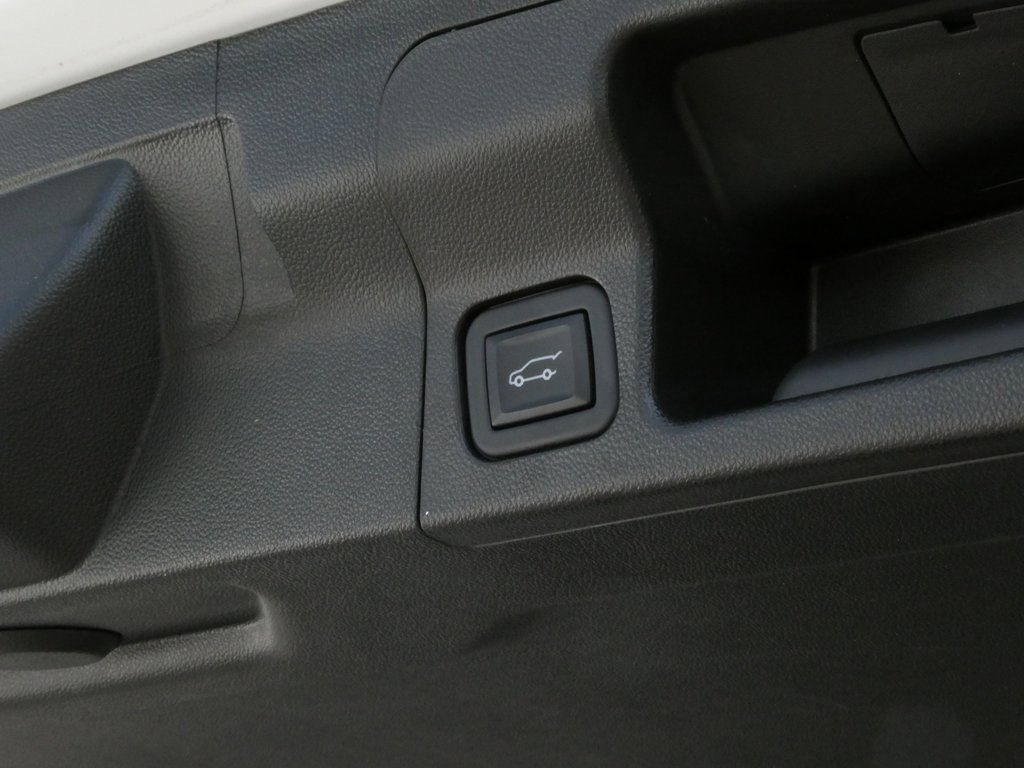 Certified 2023 GMC Acadia SLE w/ Driver Convenience Package image 23