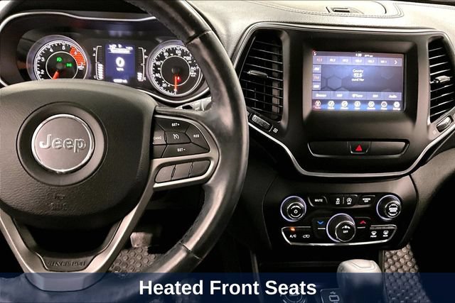 Used 2019 Jeep Cherokee Latitude Plus w/ Cold Weather Group AWD/4WD image 16