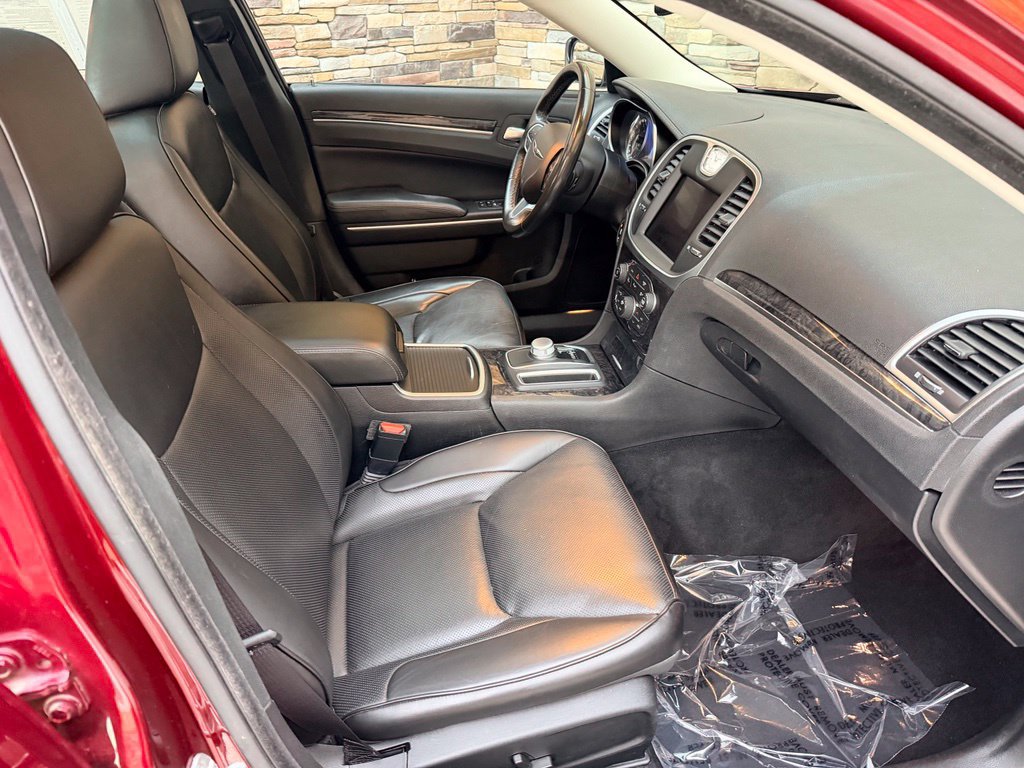 Used 2021 Chrysler 300 Touring L AWD/4WD image 36