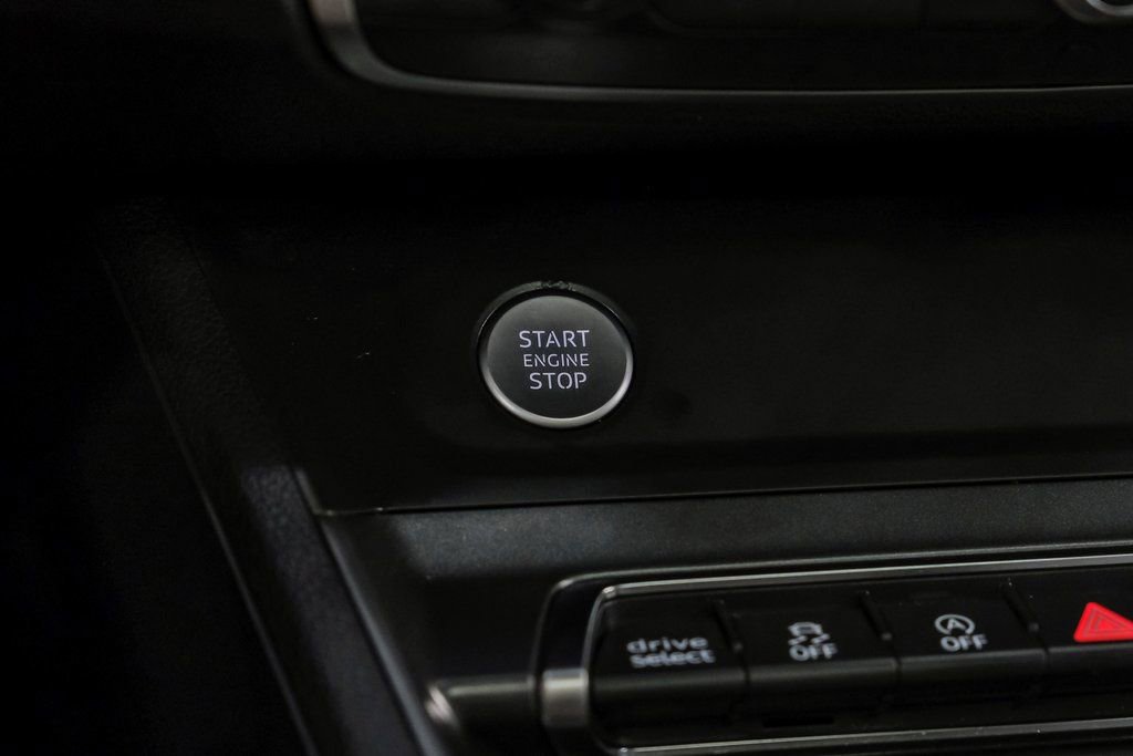 Used 2020 Audi Q3 2.0T Premium Plus w/ Premium Plus Package image 24