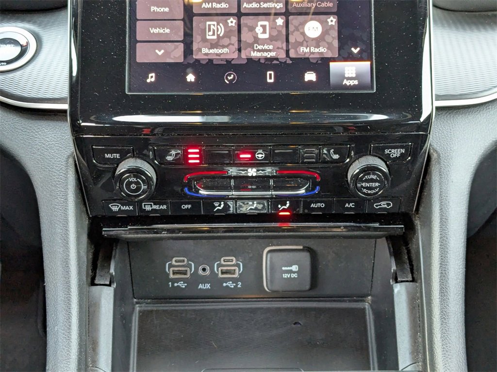 Used 2024 Jeep Grand Cherokee Altitude image 26