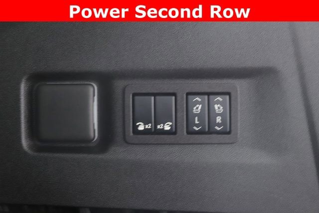 Used 2025 Chevrolet Suburban High Country AWD/4WD image 33