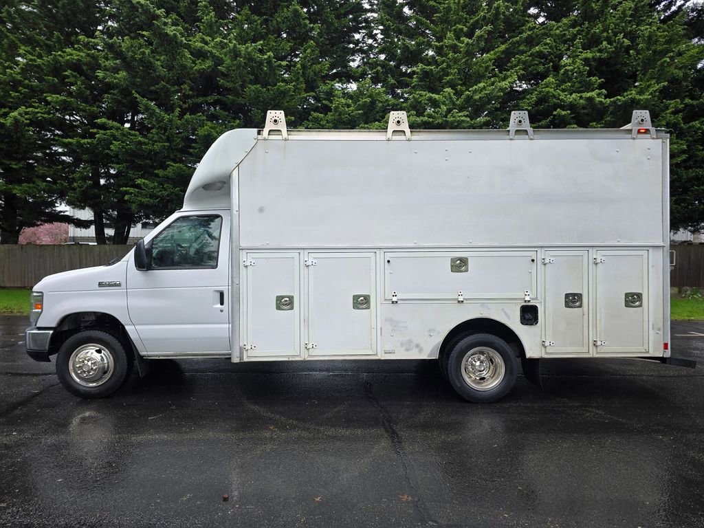 Used 2017 Ford E-450 and Econoline 450 Super Duty w/ Power Windows & Locks Group image 3