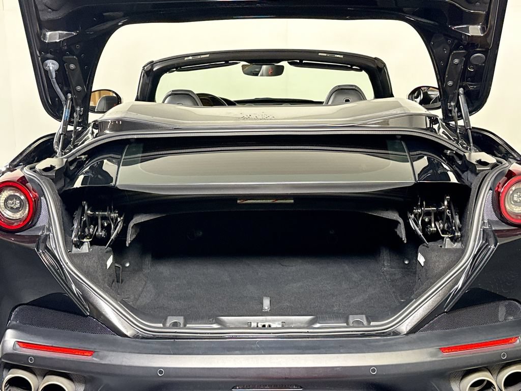 Used 2019 Ferrari Portofino RWD image 26