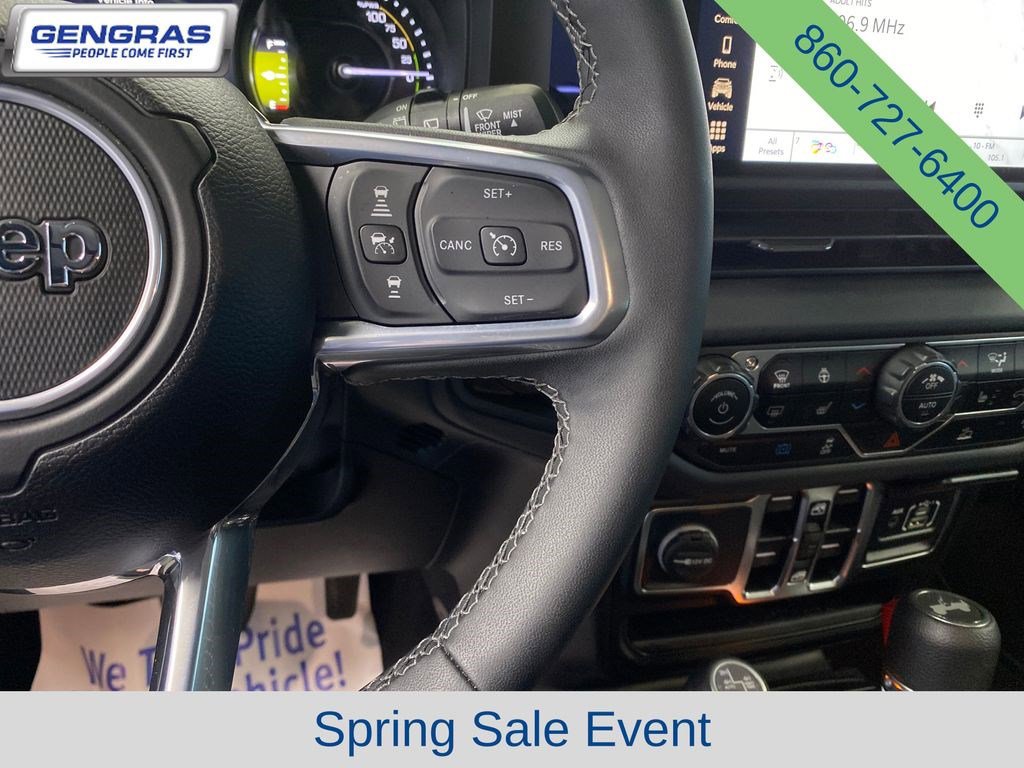 Used 2025 Jeep Wrangler Unlimited Sahara AWD/4WD image 21