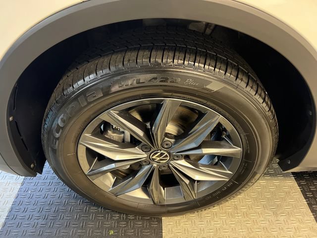 Certified 2023 Volkswagen Tiguan SE w/ Panoramic Sunroof Package FWD image 8