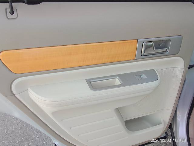 Used 2007 Lincoln MKX 2WD image 16