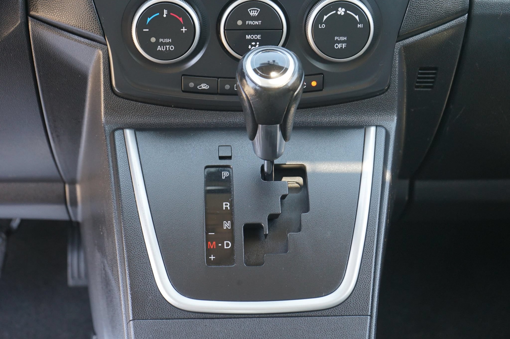 Used 2015 MAZDA MAZDA5 Grand Touring FWD image 17