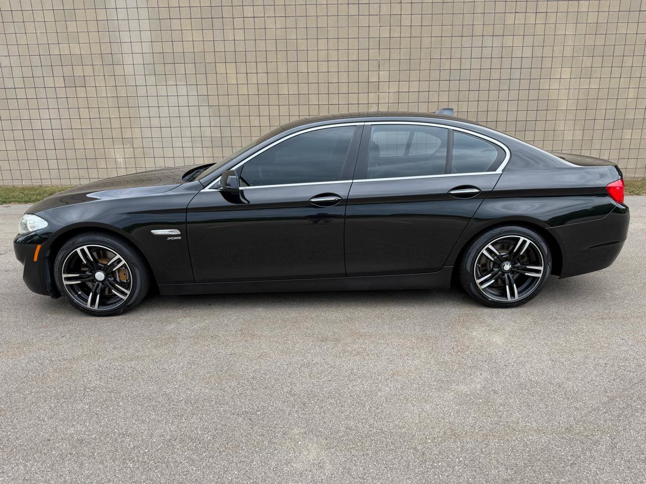 Used 2011 BMW 535i xDrive Sedan AWD/4WD image 8