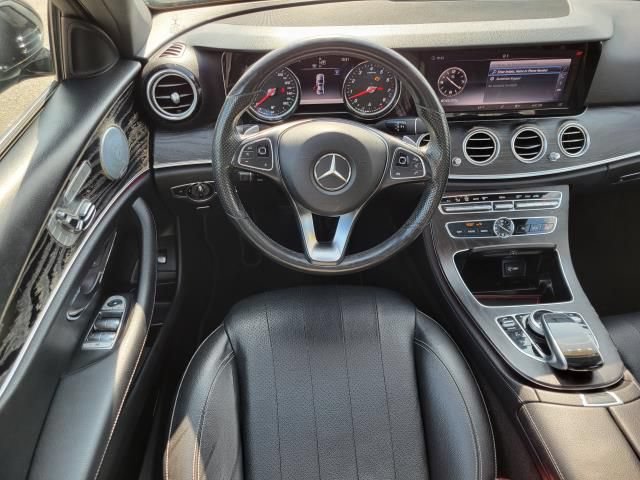 Used 2018 Mercedes-Benz E 400 4MATIC Sedan image 12