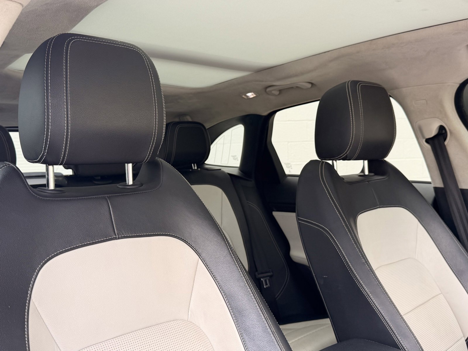 Used 2019 Jaguar F-PACE R-Sport image 29