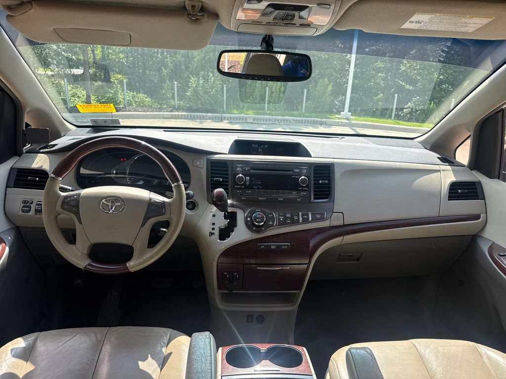 Used 2011 Toyota Sienna Limited FWD image 16