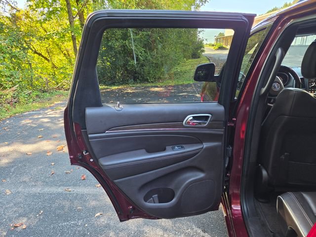 Used 2018 Jeep Grand Cherokee Overland AWD/4WD image 19