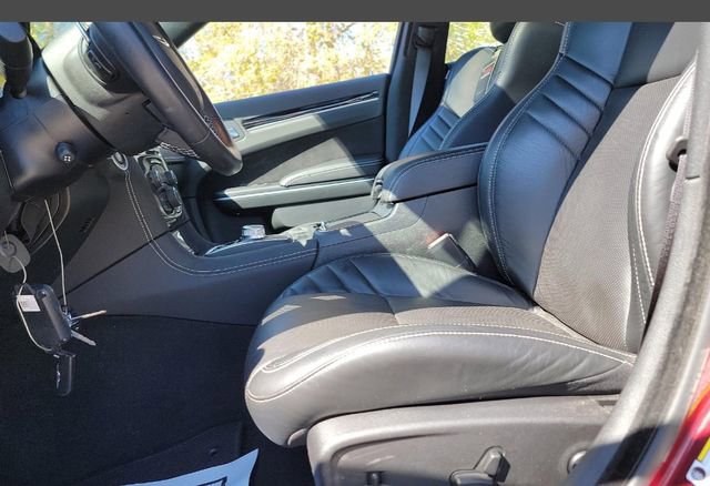 Used 2023 Chrysler 300 C image 8