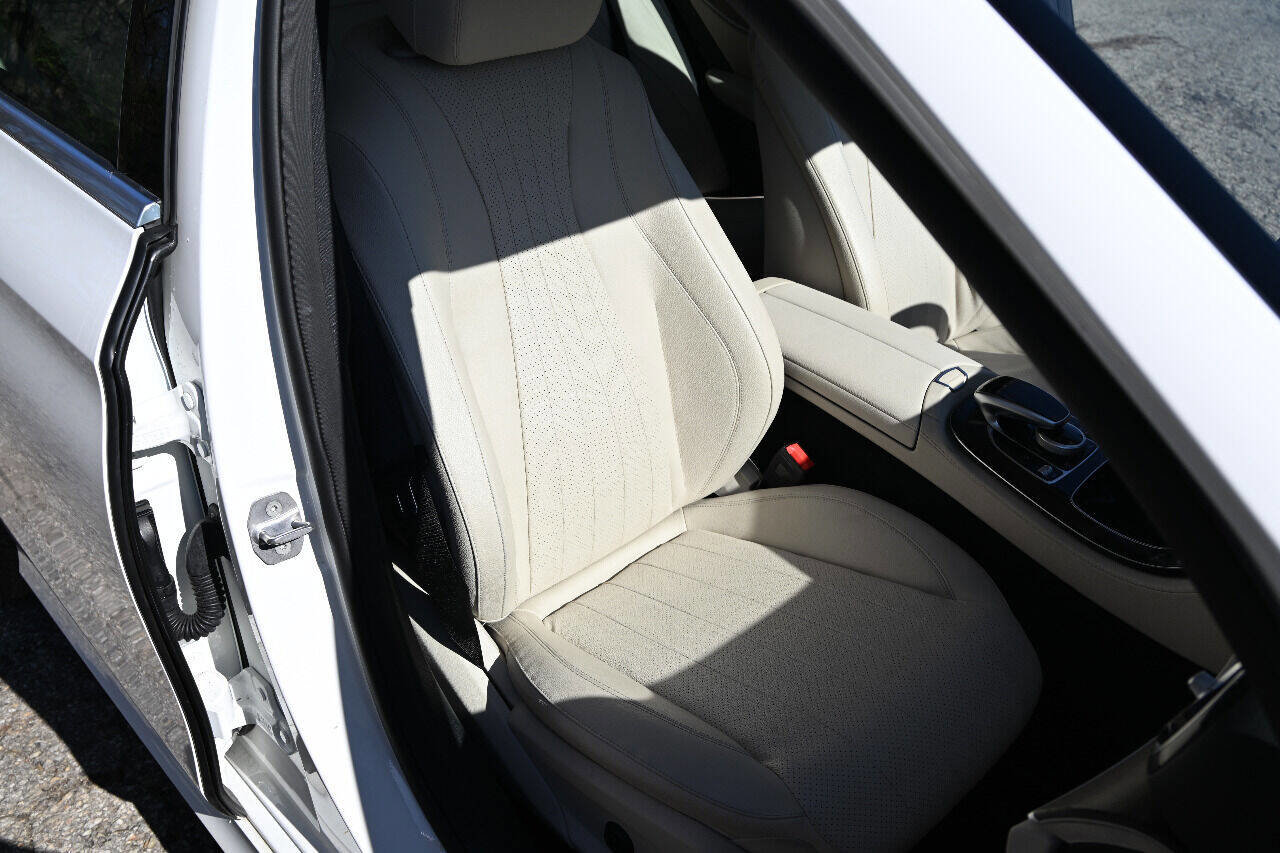 Used 2017 Mercedes-Benz E 300 image 21
