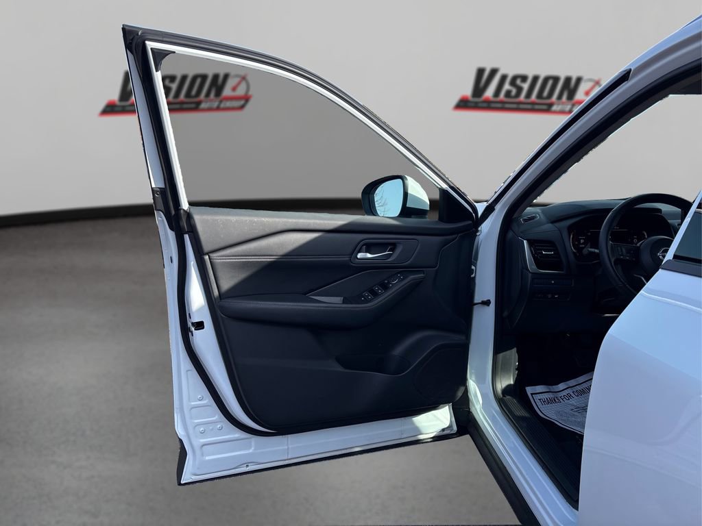 Used 2024 Nissan Rogue SL image 23