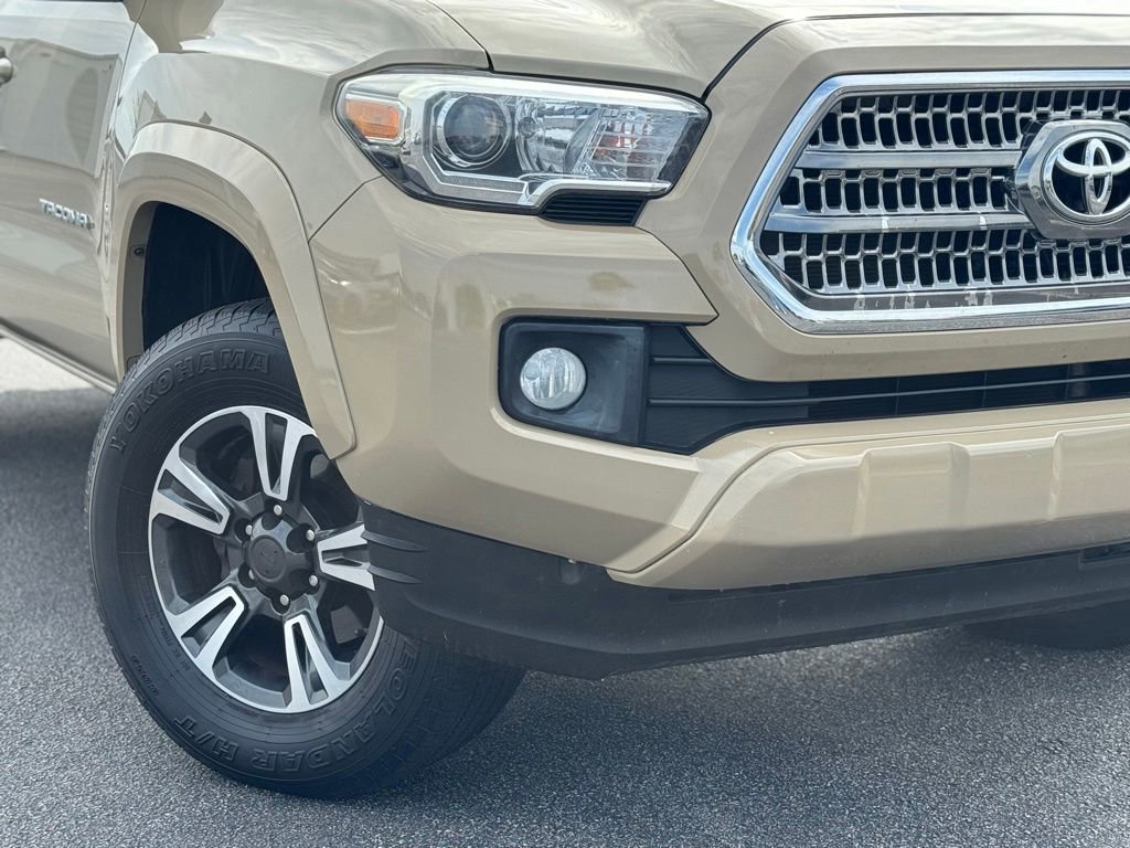 Used 2017 Toyota Tacoma TRD Sport w/ Premium & Technology Package AWD/4WD image 3