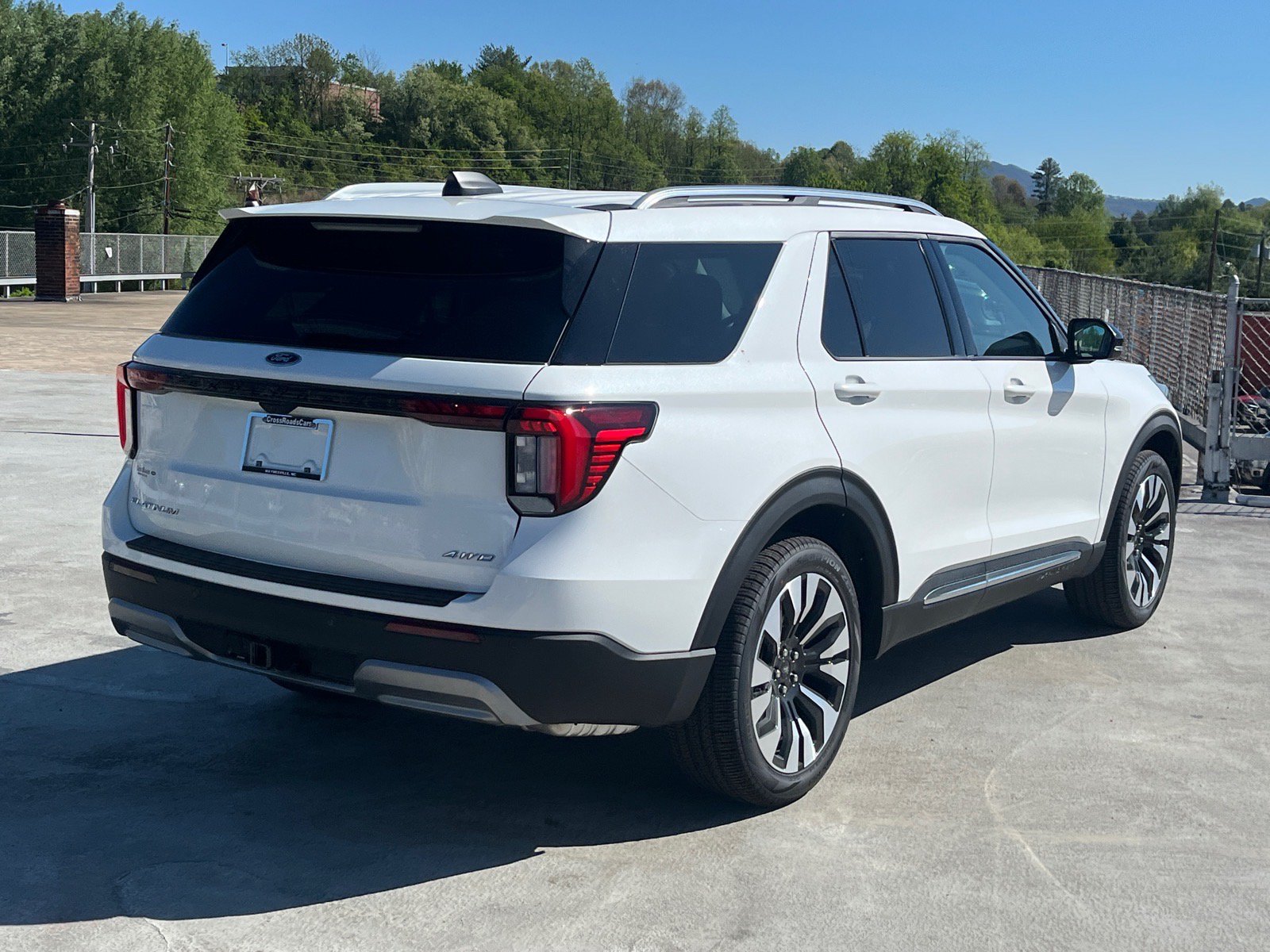 New 2026 Ford Explorer Platinum w/ LUX Leather Package AWD/4WD image 3