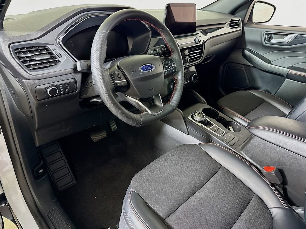 Used 2025 Ford Escape ST-Line image 7