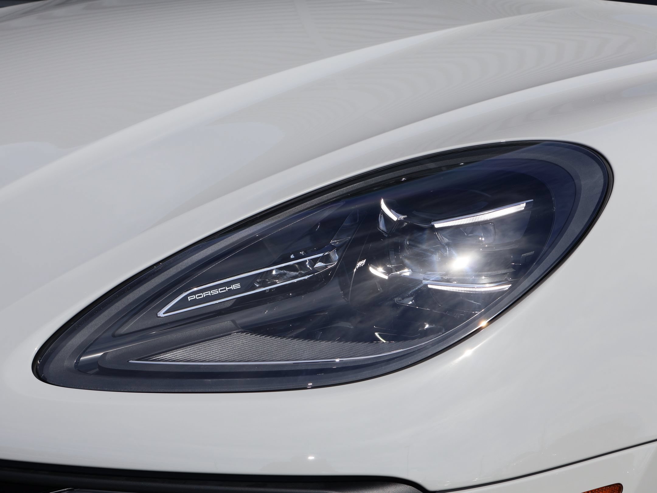 New 2026 Porsche Macan AWD/4WD image 13