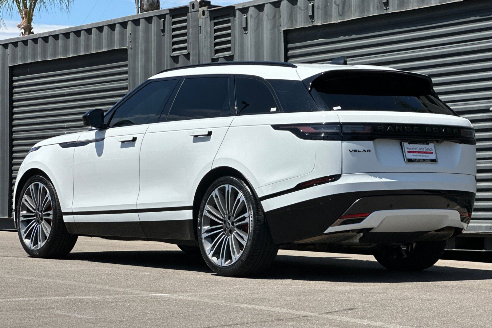 Used 2024 Land Rover Range Rover Velar Dynamic SE AWD/4WD image 3