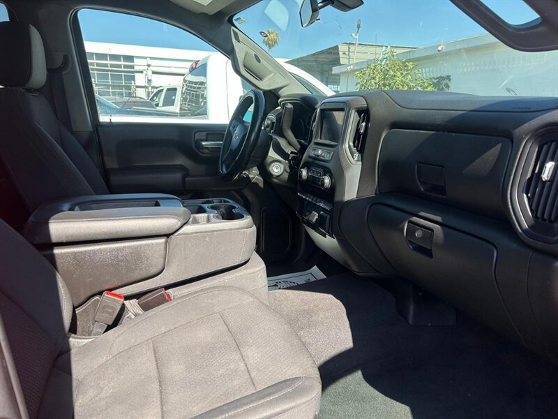 Used 2020 Chevrolet Silverado 1500 Custom w/ Custom Value Package AWD/4WD image 27