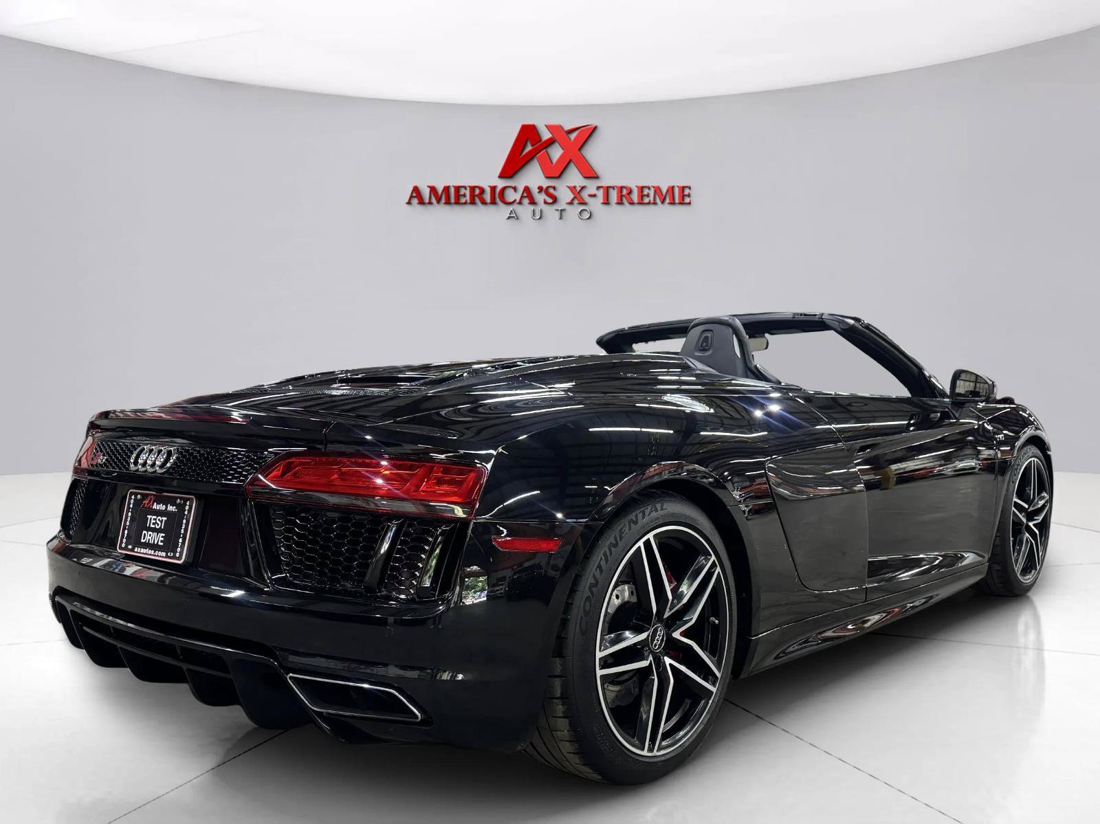Used 2017 Audi R8 V10 w/ Carbon Exterior Package AWD/4WD image 8