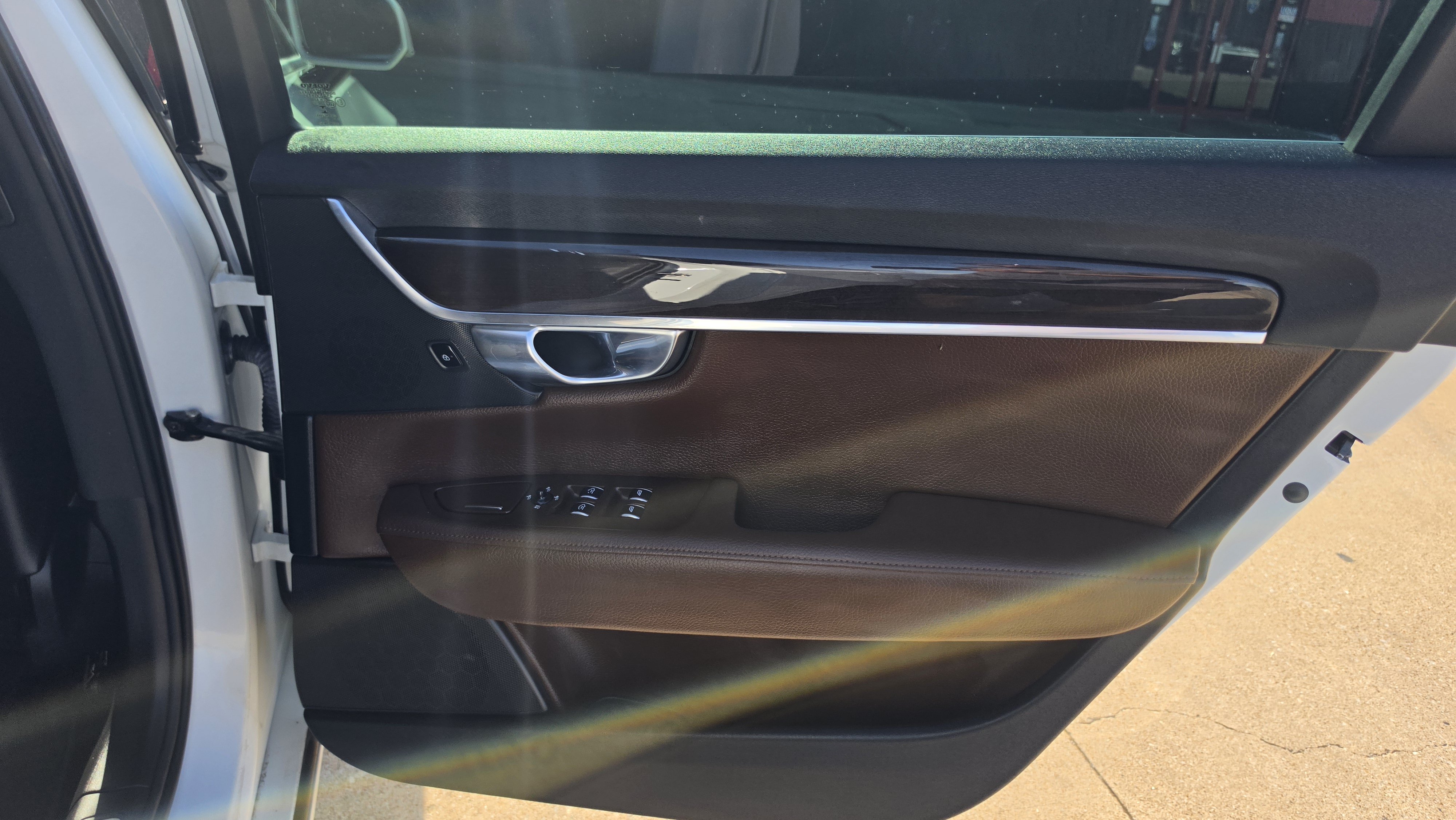 Used 2018 Volvo S90 T5 Momentum FWD image 29