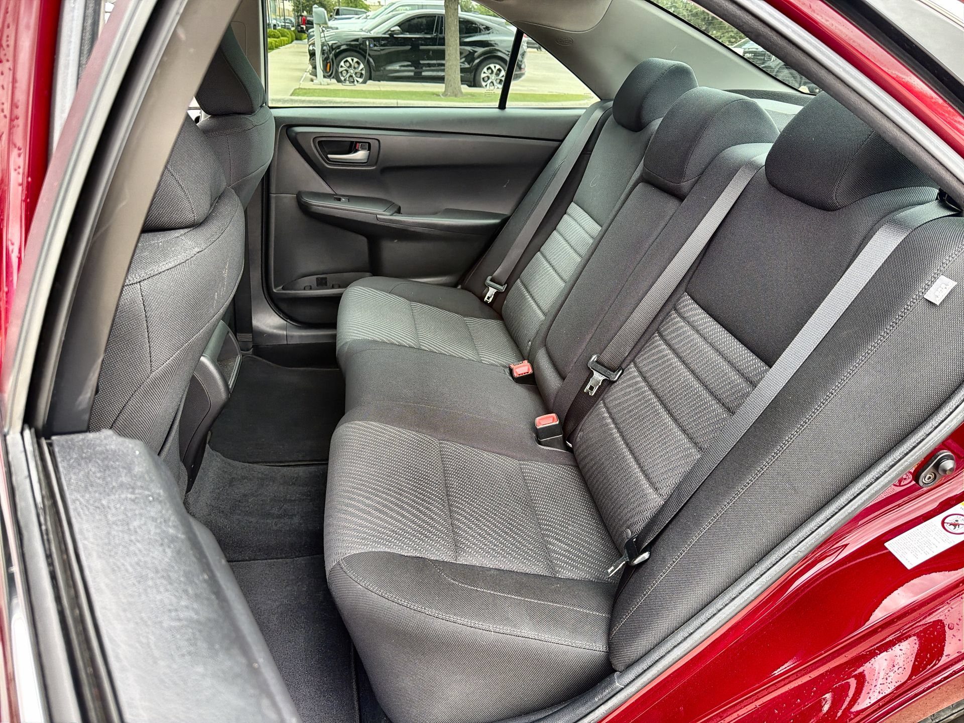 Used 2017 Toyota Camry LE FWD image 21