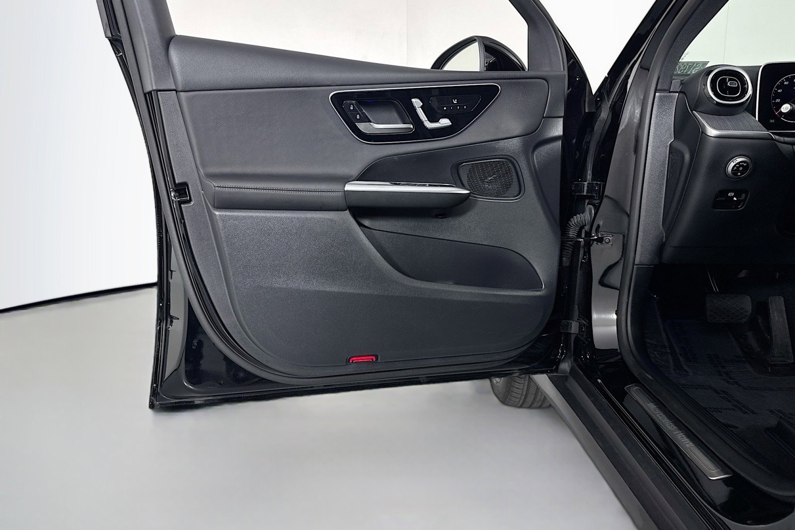 Certified 2026 Mercedes-Benz GLC 300 image 21