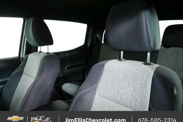 Used 2022 Toyota Tacoma TRD Sport w/ Technology Package AWD/4WD image 5